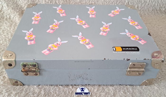 Valise publicitaire en métal Duracell lapin tambour vintage - photo numéro 5
