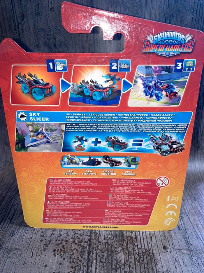 Figurine Skylanders Superchargers Sky Slicer Neuf - photo numéro 3