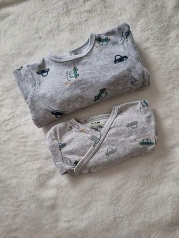 Lot Pyjamas et leurs bodies assortis