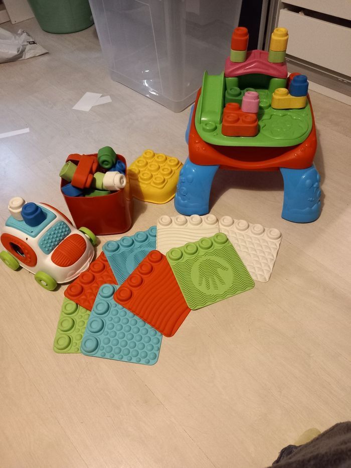 Lot de jeux clementoni table d'activité cube de construction tapis sensoriel et voiture - photo numéro 2