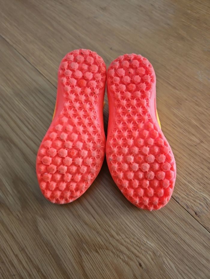 Chaussures foot enfant taille 28 - photo numéro 6