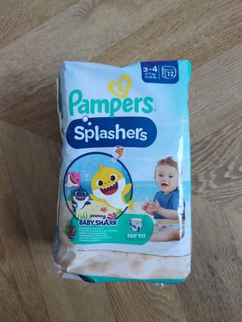 Couches bain Pampers splashers 6-11kg