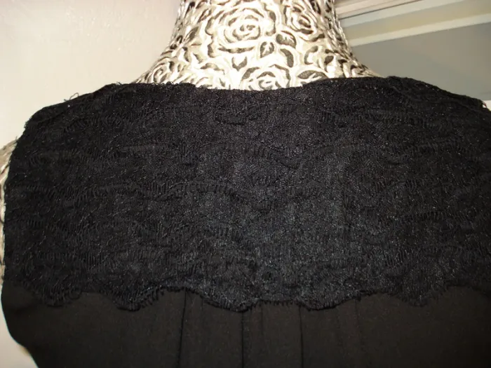 4€, robe noire T.36 - photo numéro 3