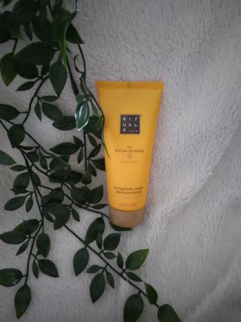 🌸Crème pour le corps Rituals neuf🌸