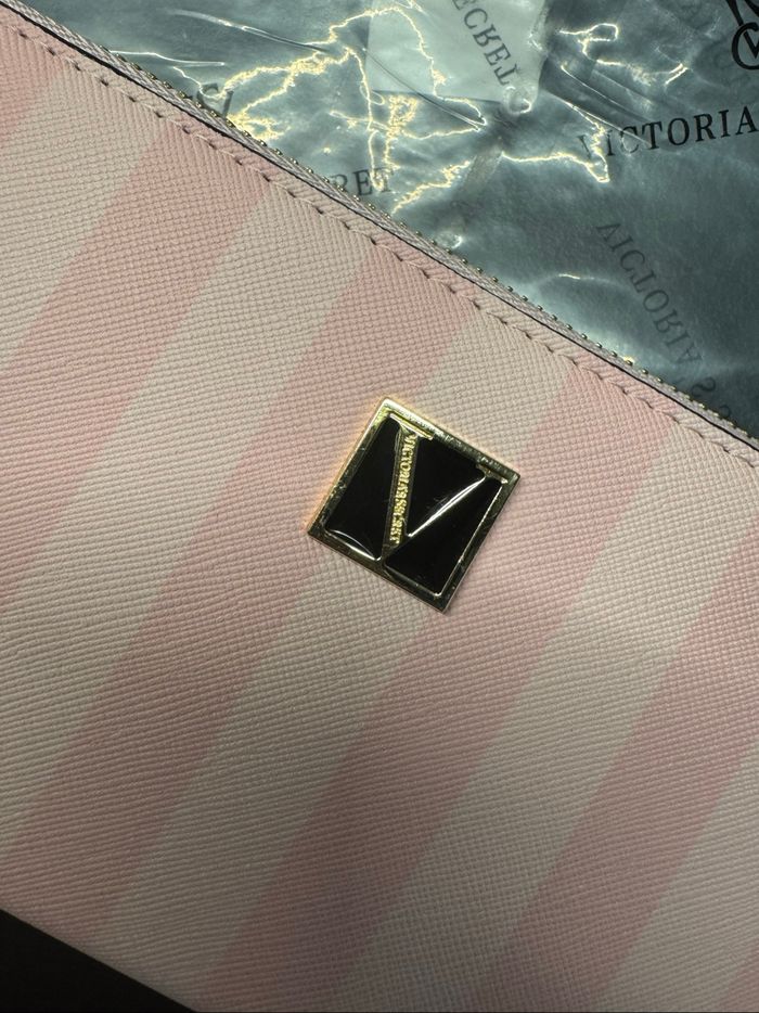 Portefeuille Victoria Secret neuf - photo numéro 2