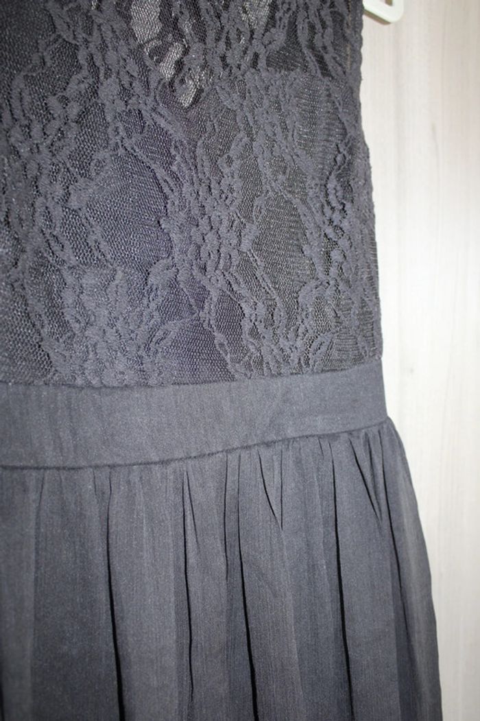 Robe  en dentelle noire - photo numéro 2