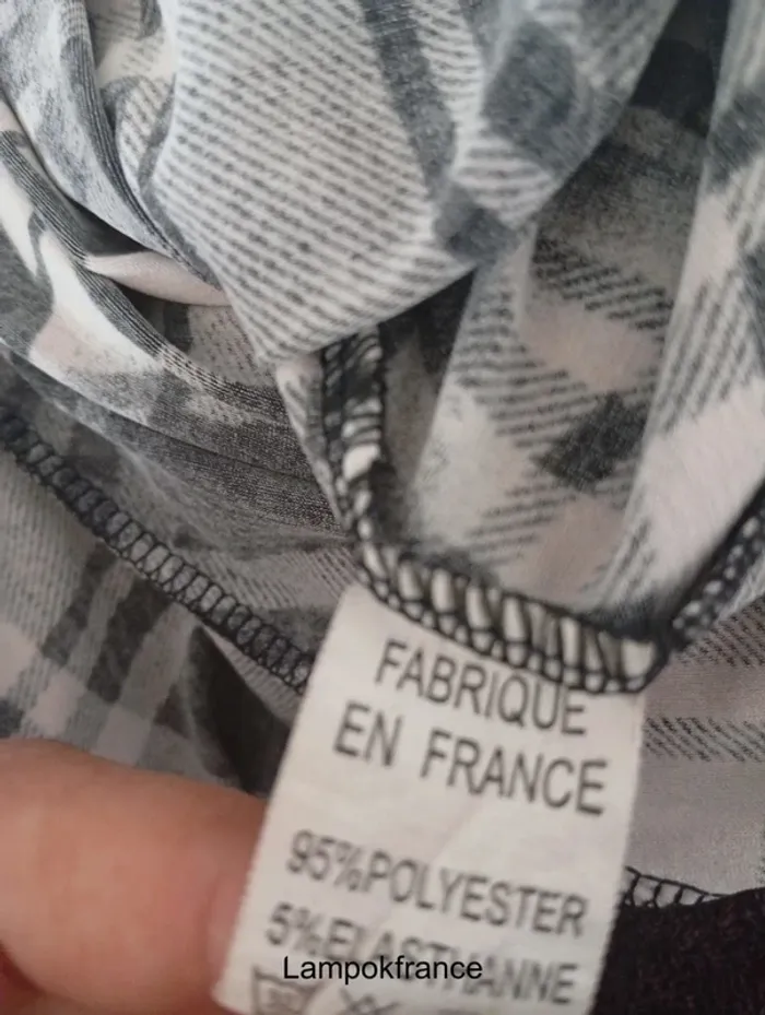 Robe moulante vintage noir et blanc à bretelles fines coupé irrégulière - photo numéro 5