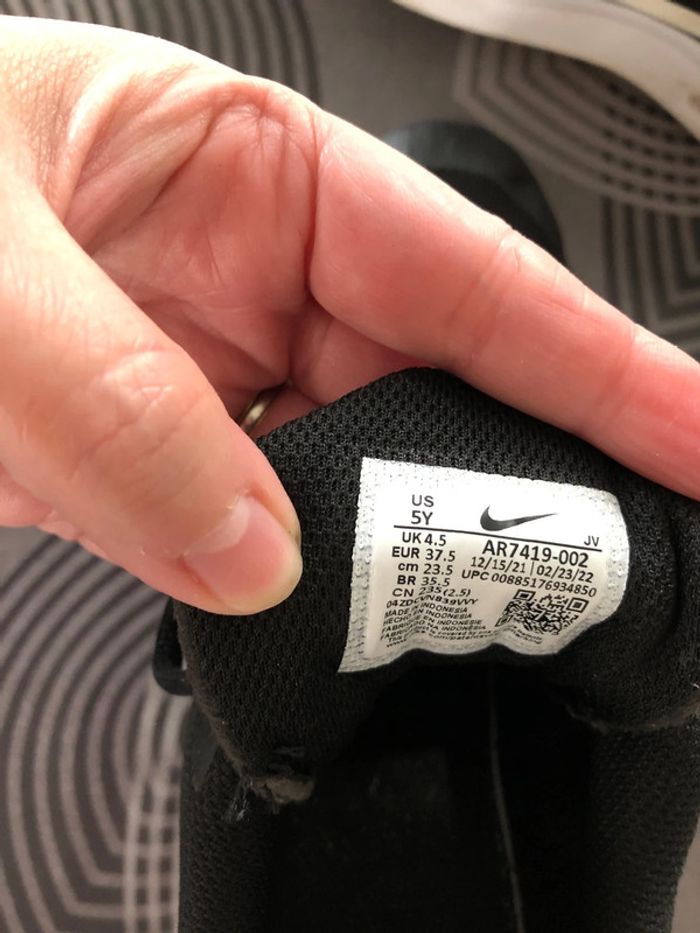 Nike air 37,5 noir - photo numéro 2