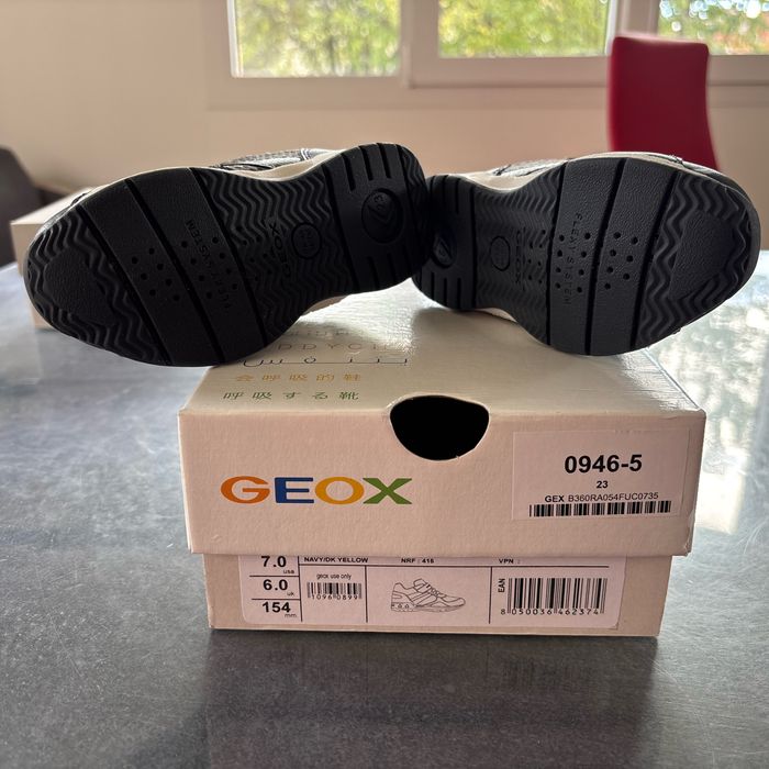 Baskets Geox neuves taille 23 - photo numéro 4