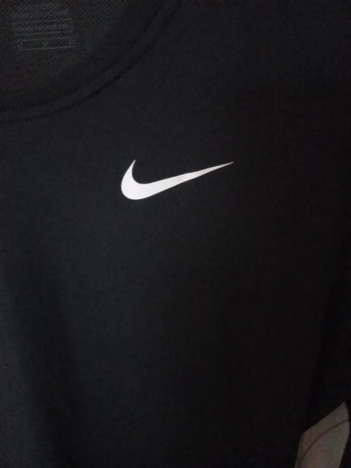 Haut Nike sport - photo numéro 3