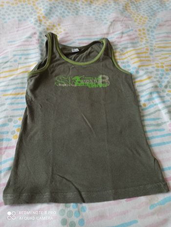 Lot de 6 débardeurs et T shirts 8 ans