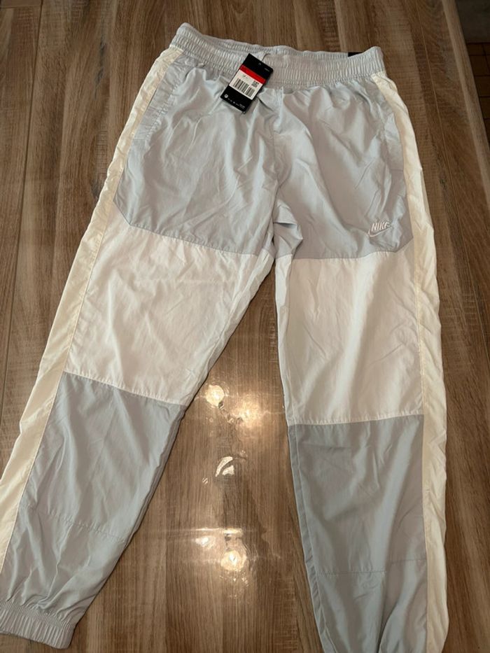 Jogging Nike neuf homme loose fit blanc et gris avec étiquette