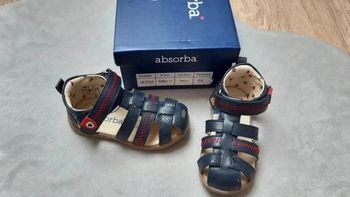 Sandales / nu-pieds absorba bleu marine pointure 22 en très bon état