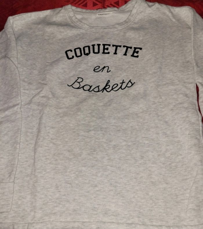 Pull Cache cache - photo numéro 4