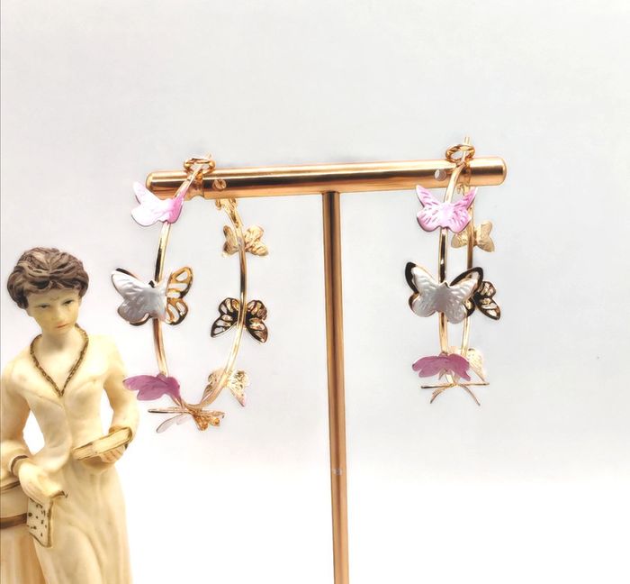 Boucles d'oreilles créoles papillon - photo numéro 2