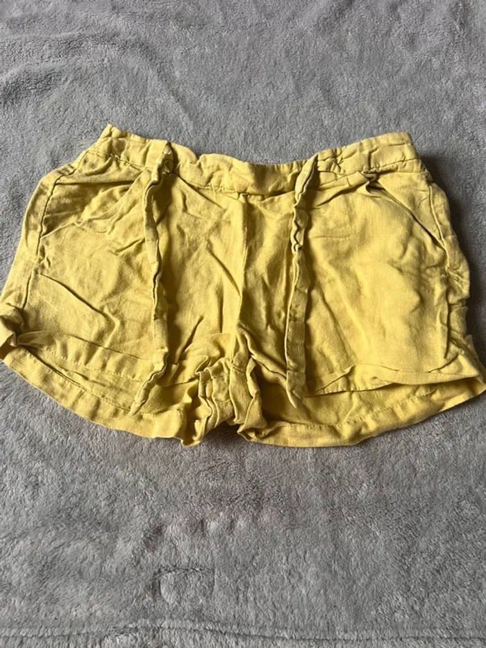 Short fille