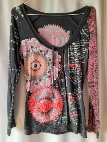 T shirt manches longues desigual.taille M
