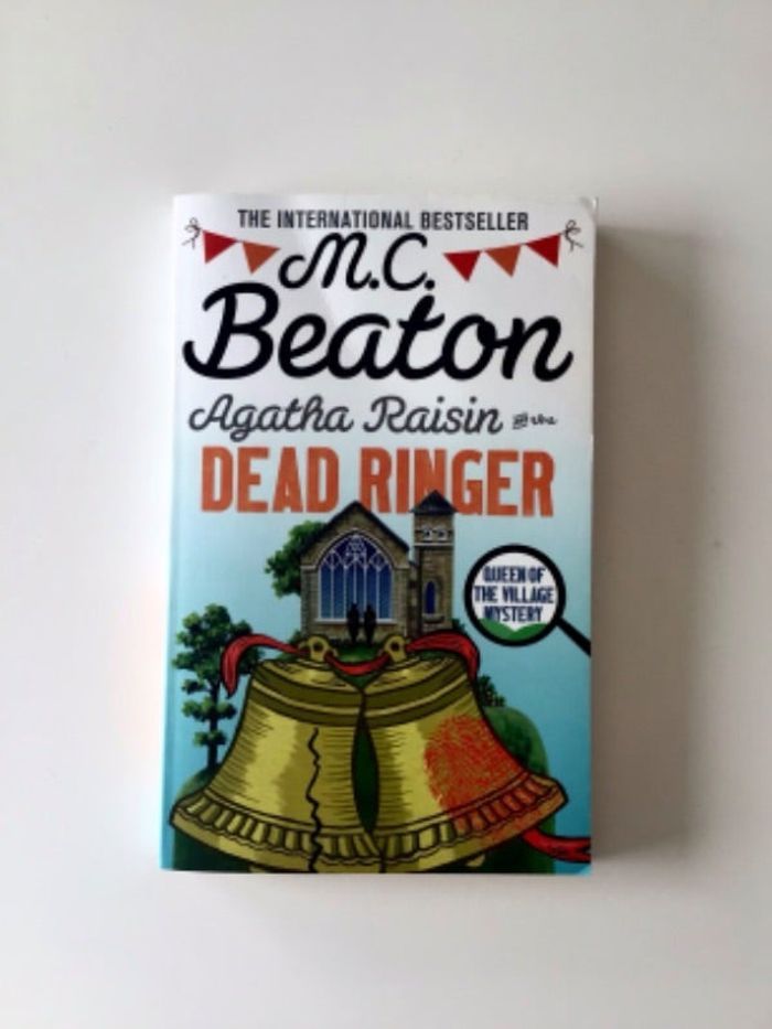 M.C. Beaton : Agatha Raisin - dead ringer