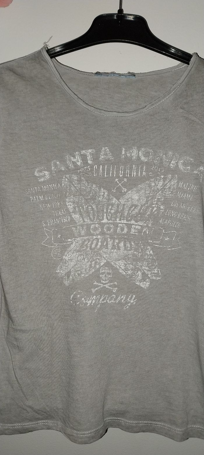 Tshirt manches courtes Gris Flocage blanc Très bon état 8 ans - photo numéro 2