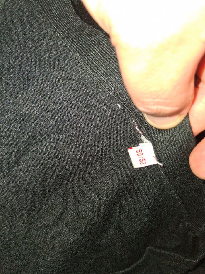 Pull noir - photo numéro 2
