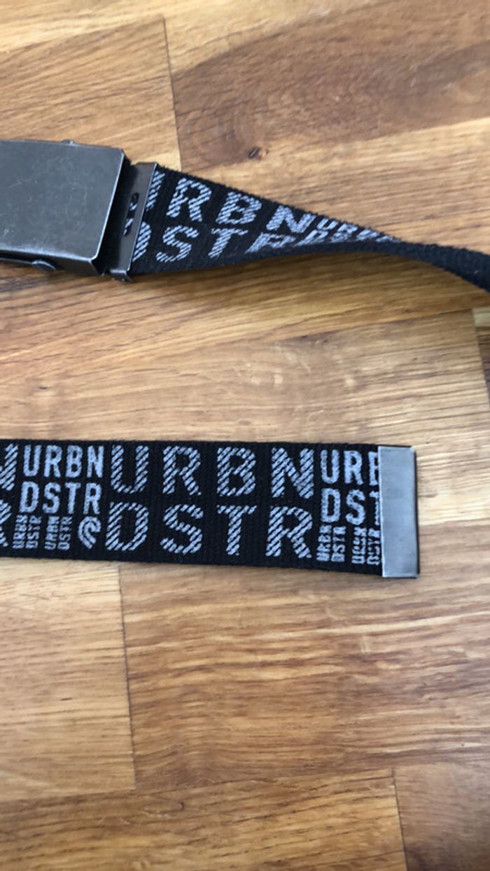 Ravissante ceinture 💜 noire vraiment très chouette - photo numéro 5