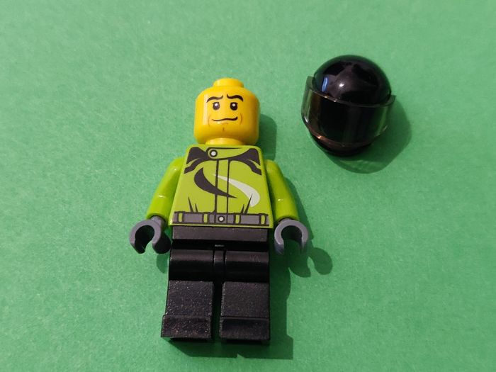 Figurine Lego City Monster Truck driver - Excellent état - vrai Lego - photo numéro 4