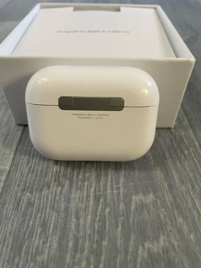 AirPods Pro 2 éme génération compatible MagSafe - photo numéro 3