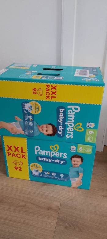 Boîtes de couches Pampers taille 6