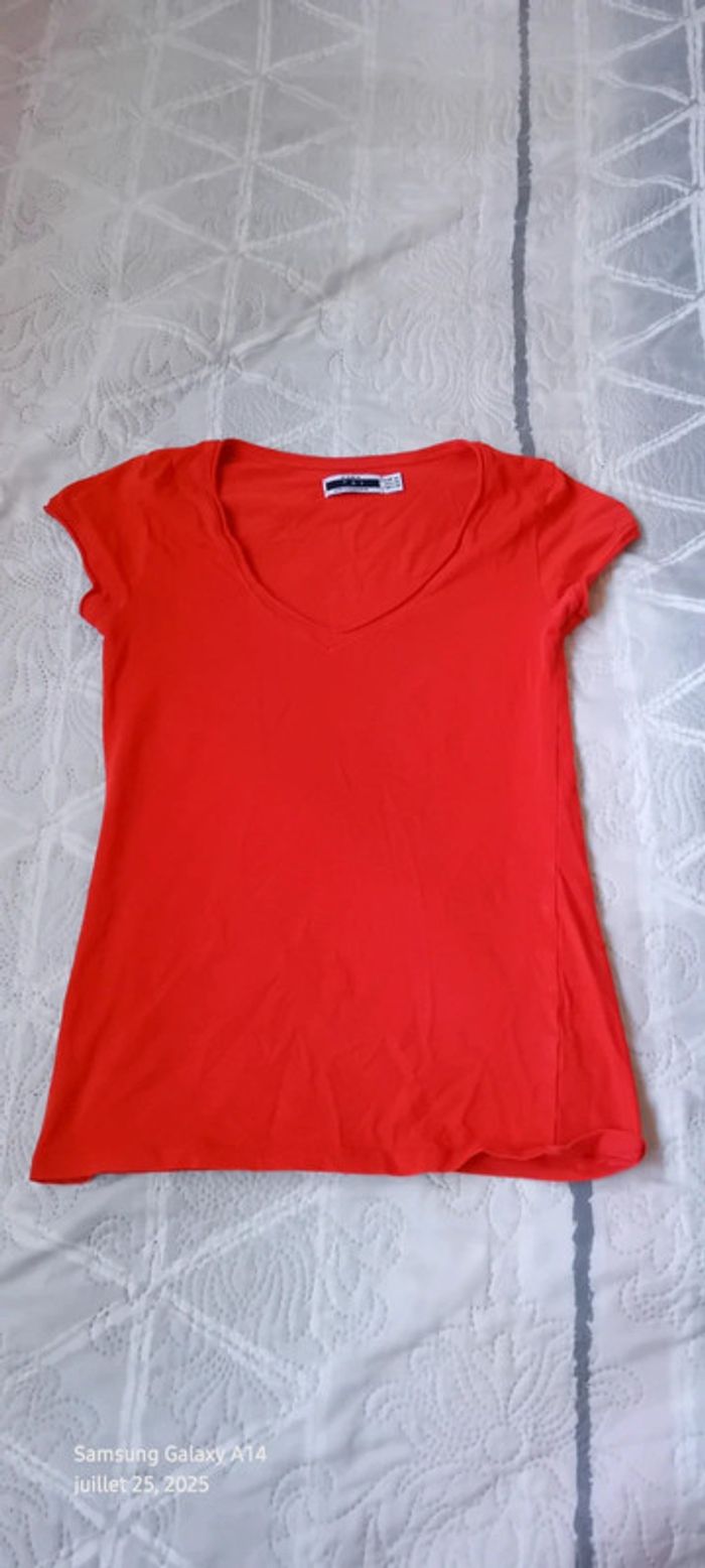 Tee-shirt col V manches courtes moulant rouge orange femme M zara TRF - photo numéro 10