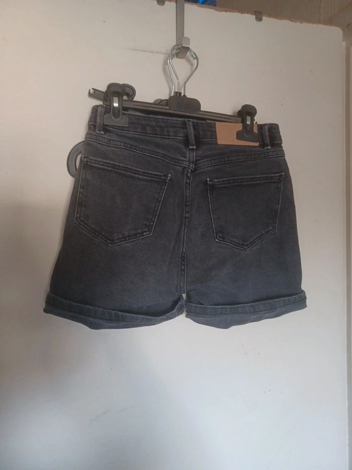 Short jeans 32 - photo numéro 2