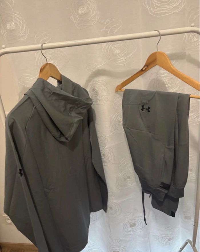 Ensemble Under Armour gris foncé - photo numéro 3