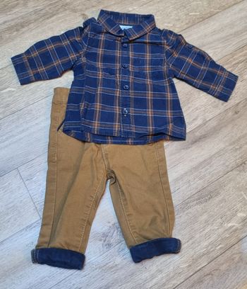 ensemble tape à l'œil pantalon chino et chemise à carreaux marron et bleu marine taille 3 mois