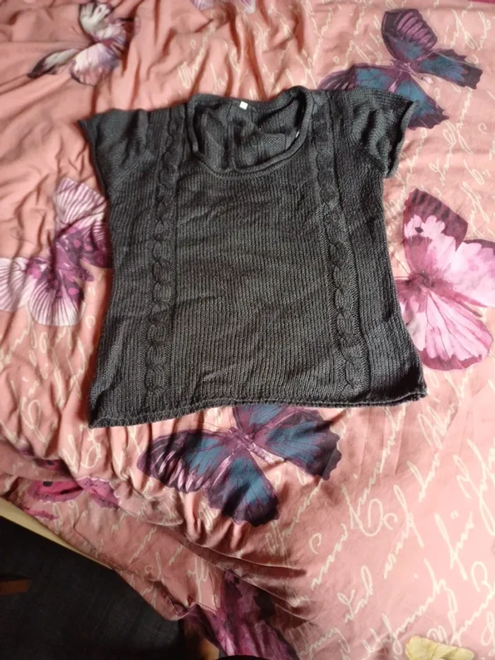 Joli pull gris sans manches taille 46/48