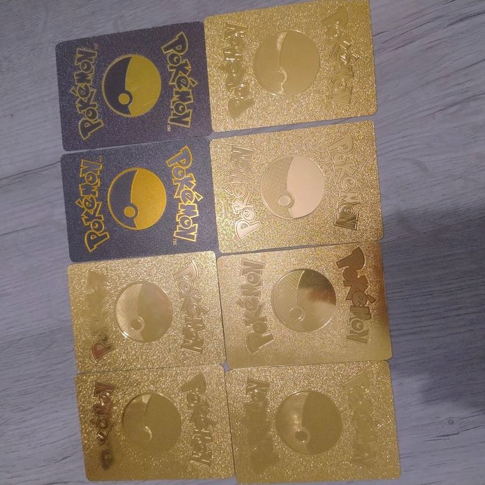 Carte Pokémon en or et en carte noire - photo numéro 2