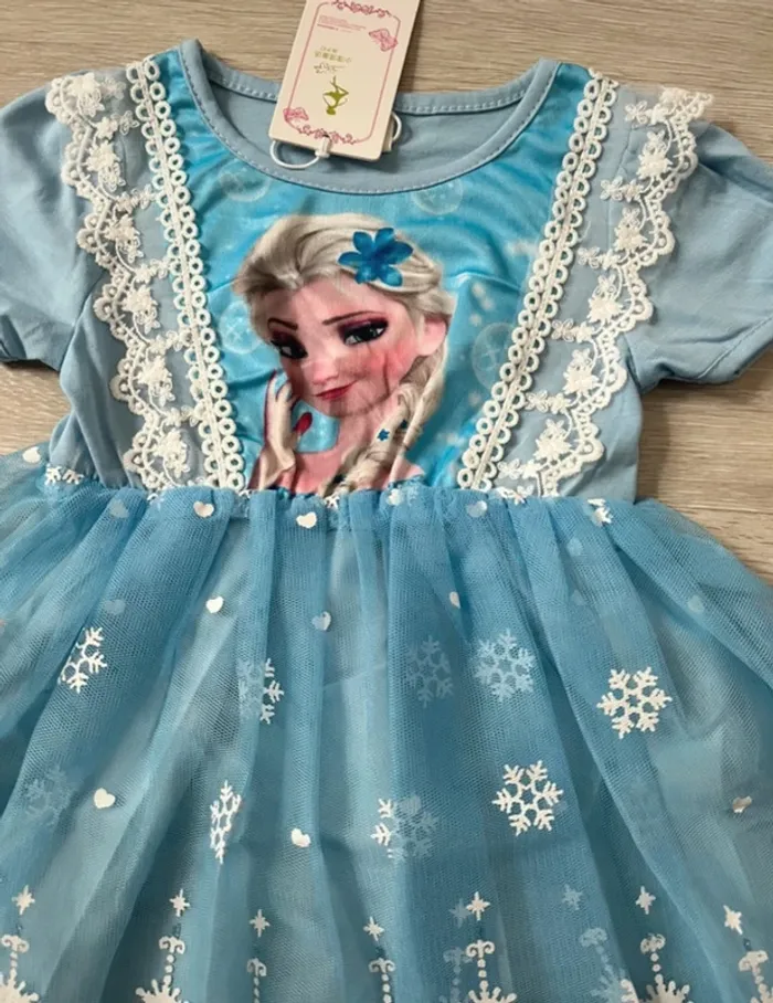 Superbe robe Frozen 3 ans - photo numéro 4