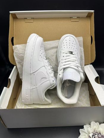 Nike Air Force 1 Low '07 Blanche -- Taille 38.5