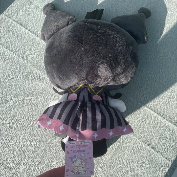 Hello Kitty Peluche Kuromi x My Melody Robe Reine Sanrio Furyu - photo numéro 3