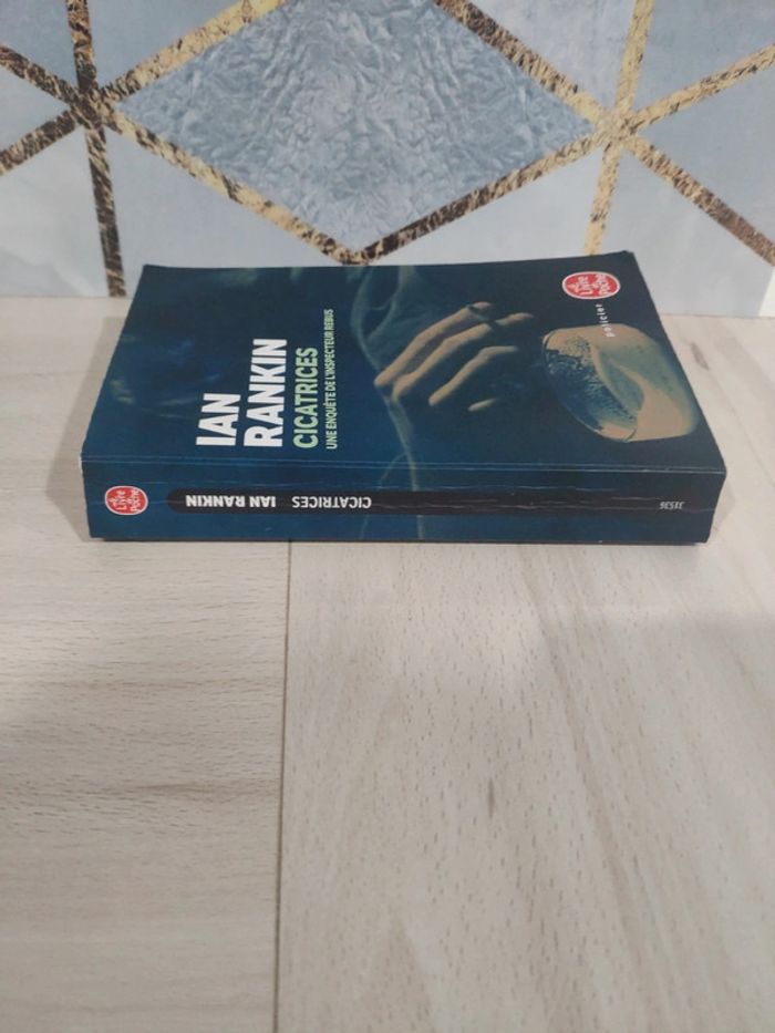 Livre poche policier Cicatrices Rankin enquête de l'inspecteur Rebus - photo numéro 3