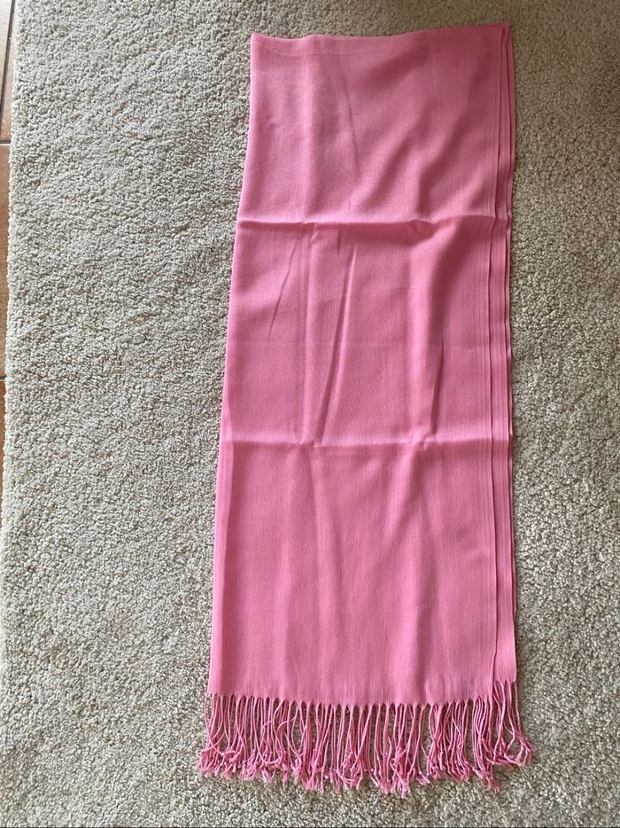 Pashmina rose / châle / écharpe - photo numéro 3