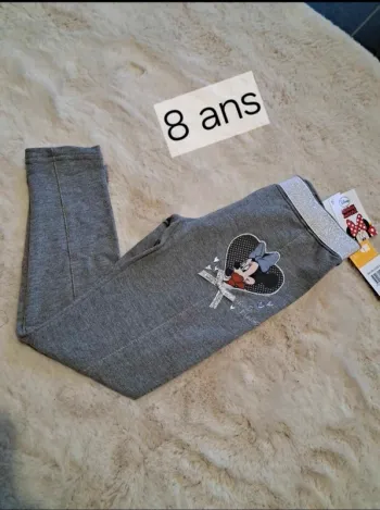 Pantalon gris minnie 8 ans