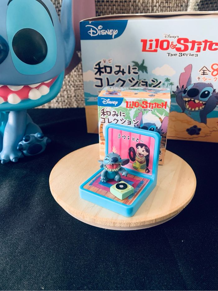 Figurine Stitch - Collection avec décor (7 sur 9)