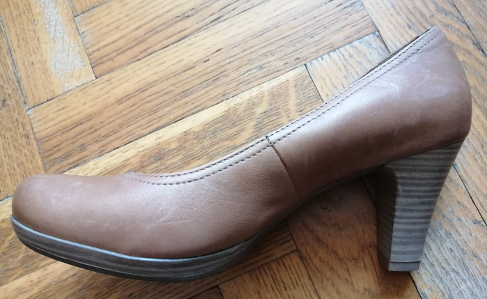 Escarpins cuir Tamaris en excellent état - taille 38 - photo numéro 2