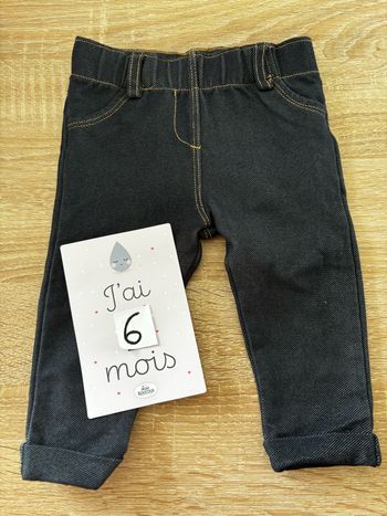 Jean bleu foncé KIABI t.6m