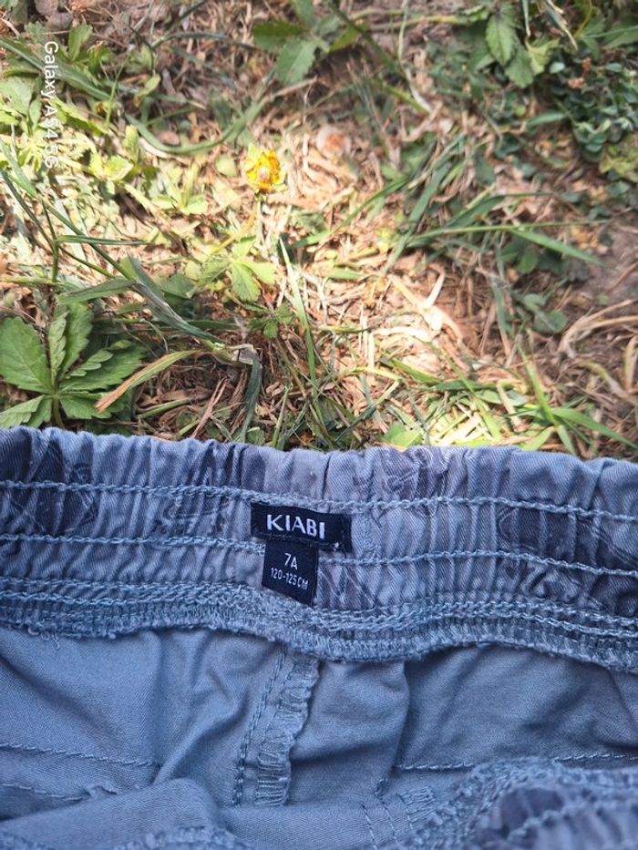 Lot pantalons 7 ans garçon 👦 - photo numéro 2