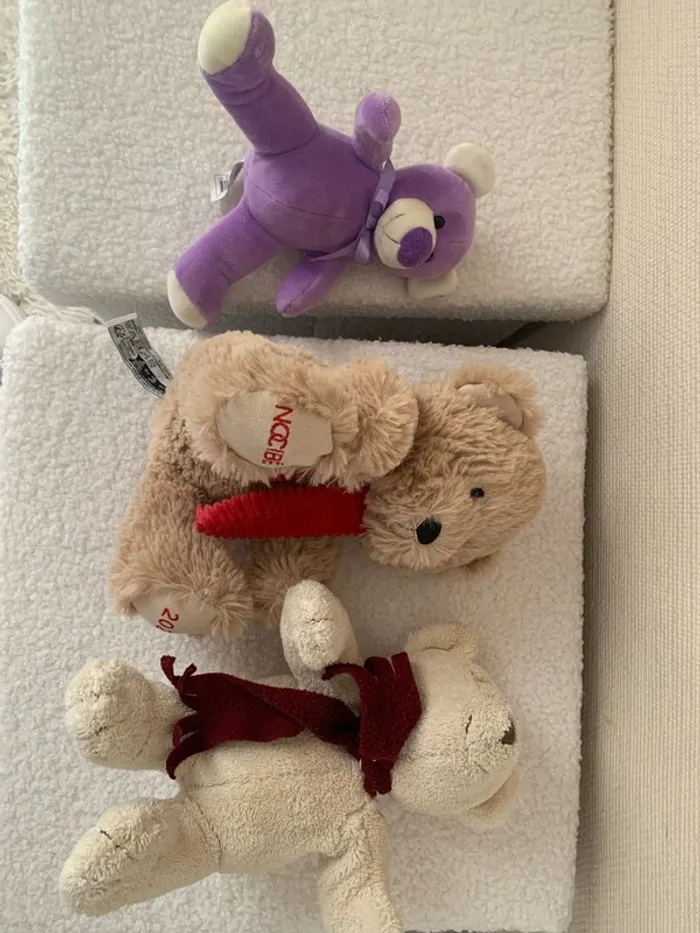 Lot de 3 peluches oursons attendant des câlins env 25 cm - photo numéro 2