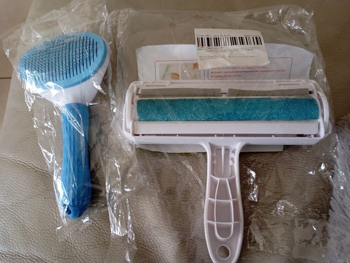 Brosse push chat chien et rouleau enlève poils neuf