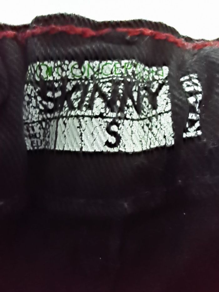 Jean  noir SKINNY S ou 36 ou 16 ans - photo numéro 2