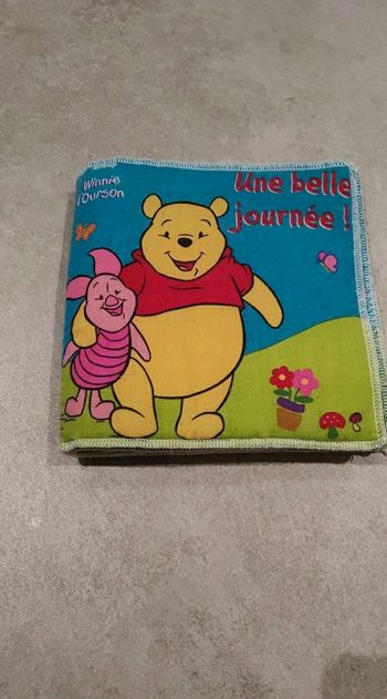 Livre en tissus Winnie Disney