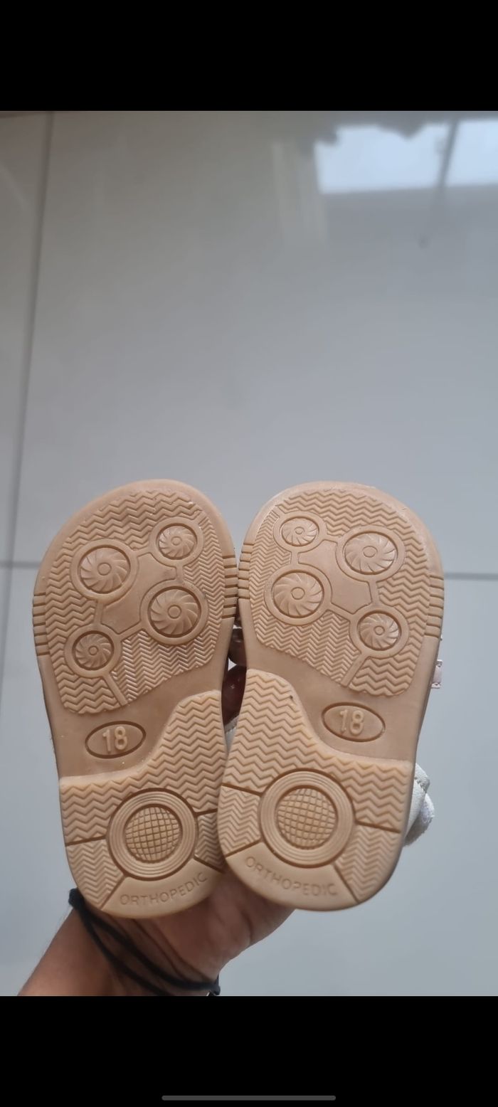 Chaussure orthopedic taille 18 - photo numéro 2