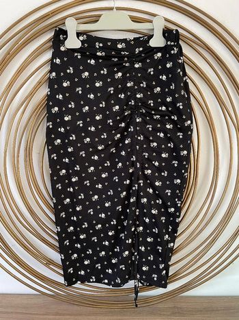 Jupe Kiabi fleurie T16 ans